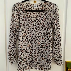 Excellent Condition CAbi Top.  V-Neck with long sleeves button at wrist